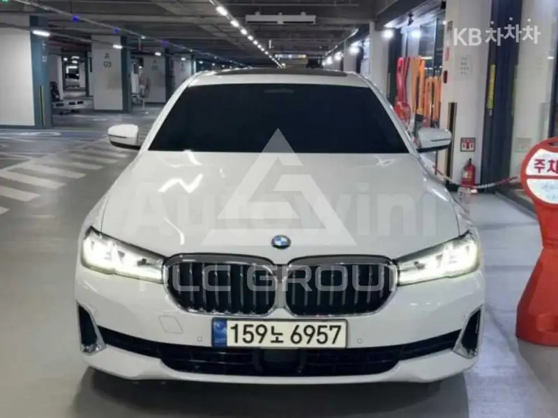 2022 BMW 523