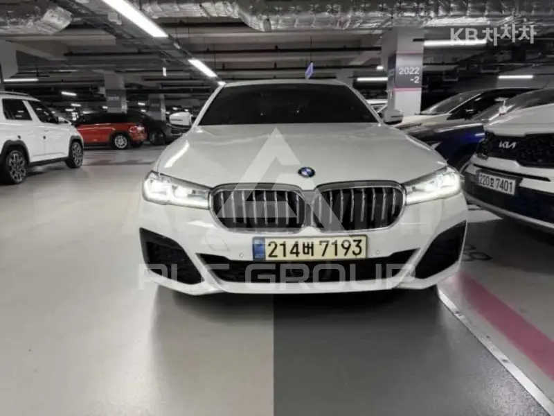 2022 BMW 523