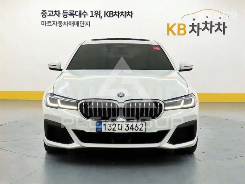 2022 BMW 523
