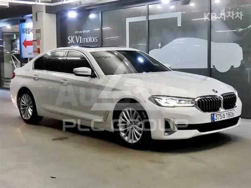 2022 BMW 523