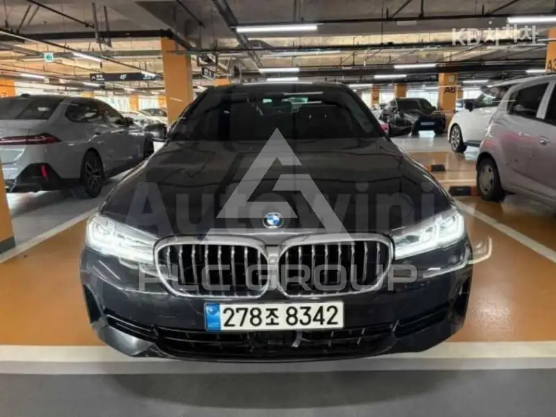 2022 BMW 523
