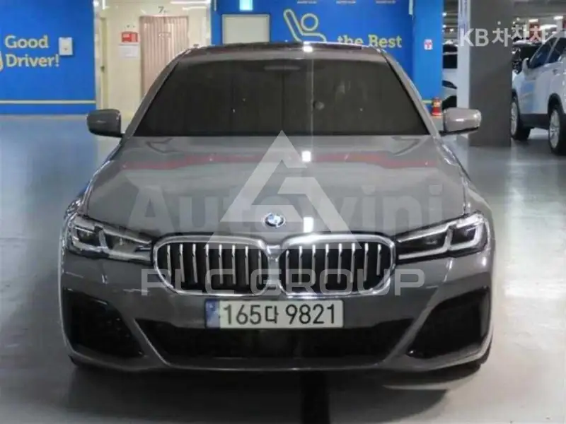 2022 BMW 523