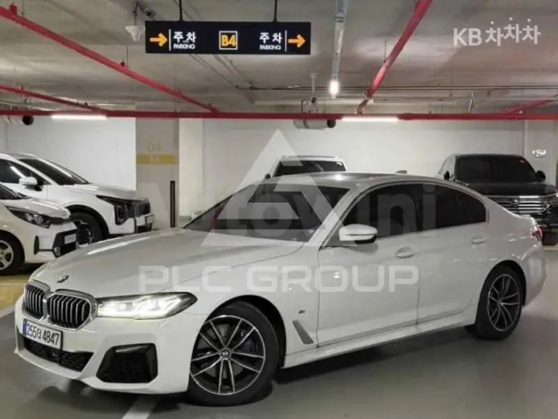 2022 BMW 523