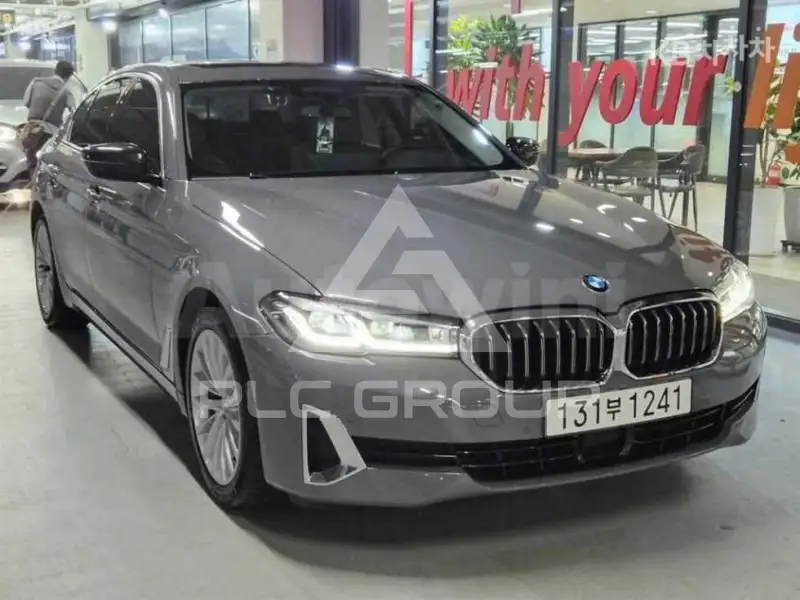 2022 BMW 523