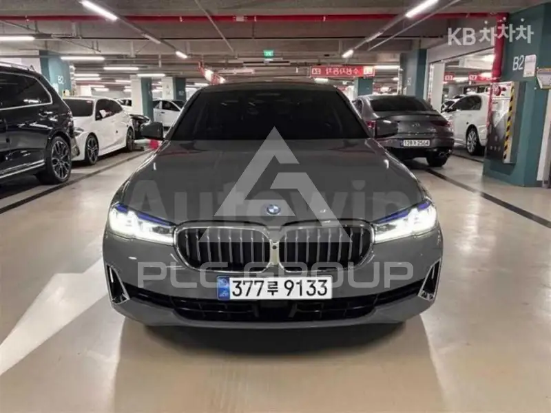 2022 BMW 523