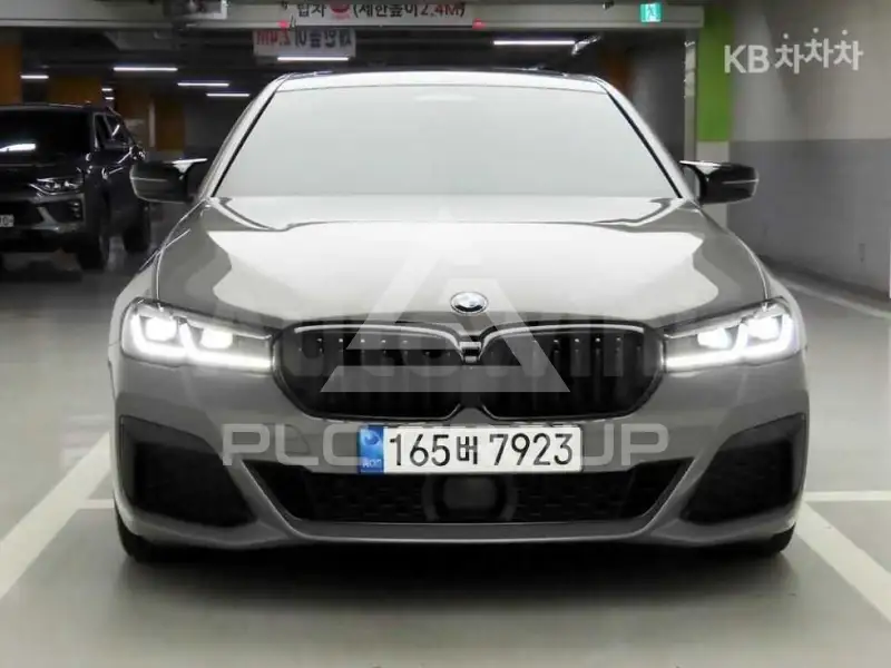 2022 BMW 523