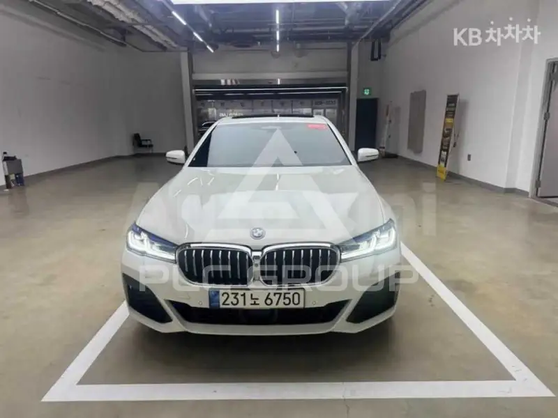 2022 BMW 523