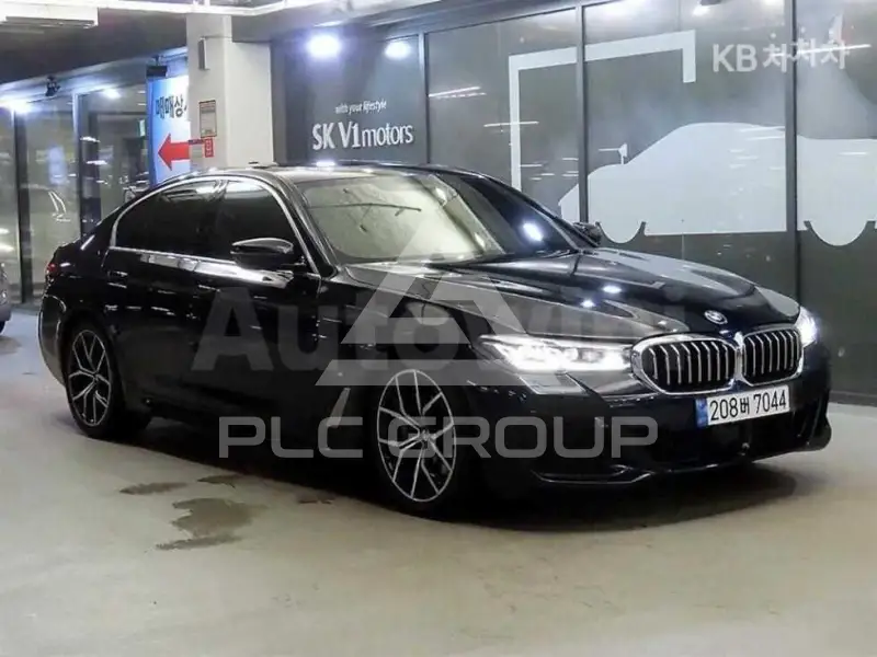 2022 BMW 523