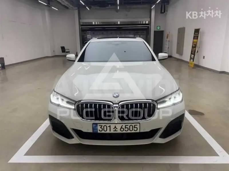 2022 BMW 523