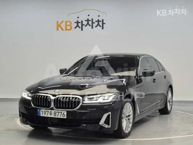2022 BMW 523