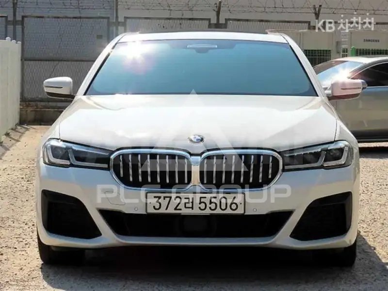 2022 BMW 523