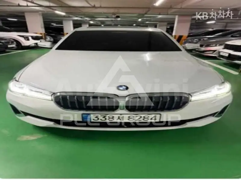 2022 BMW 523