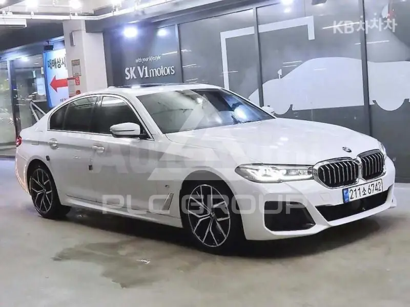 2022 BMW 523
