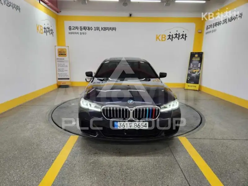 2022 BMW 523