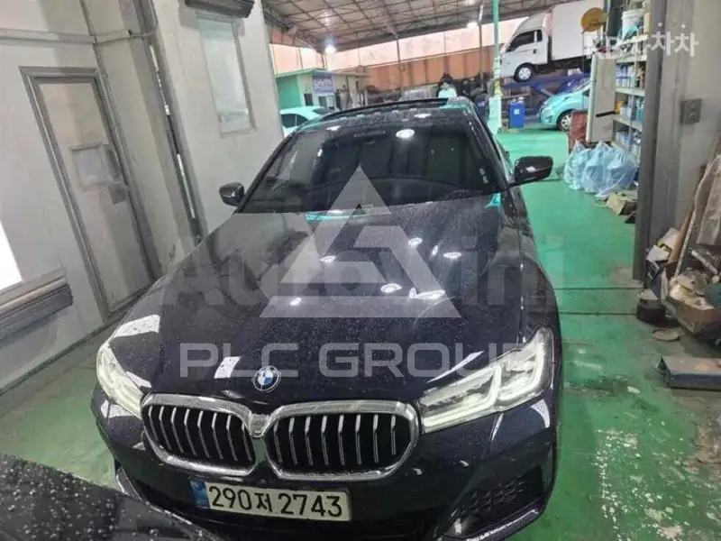 2022 BMW 523