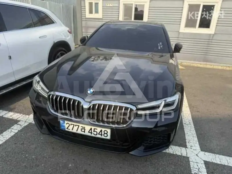 2022 BMW 523