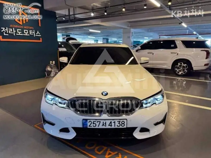2022 BMW 330