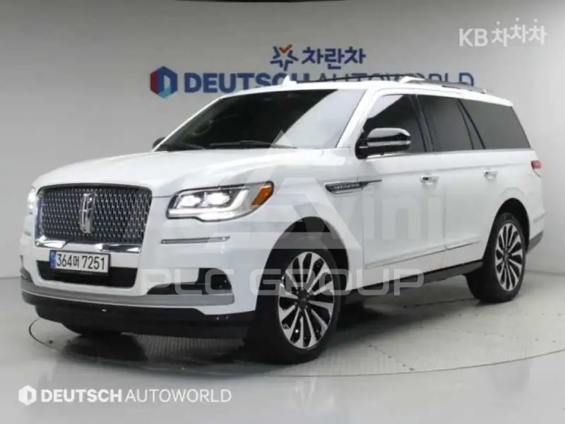 2022 Lincoln NAVIGATOR