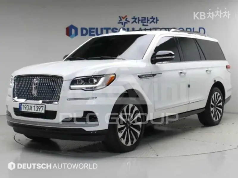 2022 Lincoln NAVIGATOR