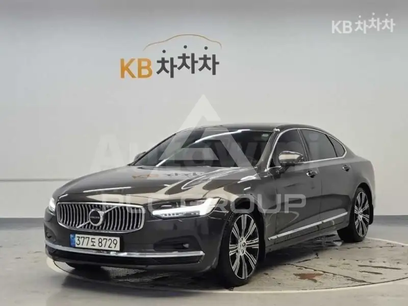 2022 Volvo S90