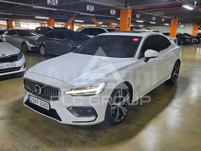 2022 Volvo S60