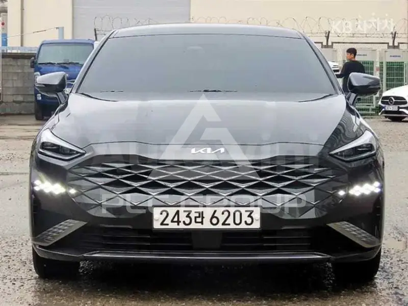 2022 KIA K8