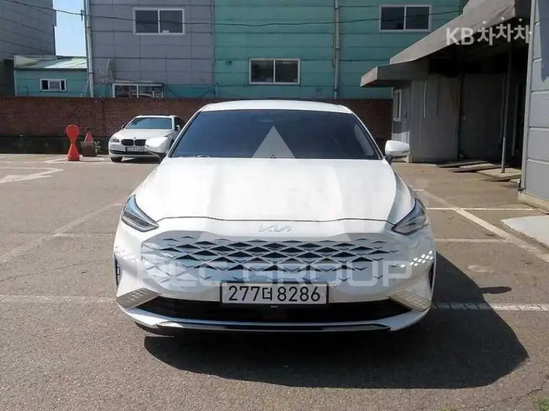 2022 KIA K8