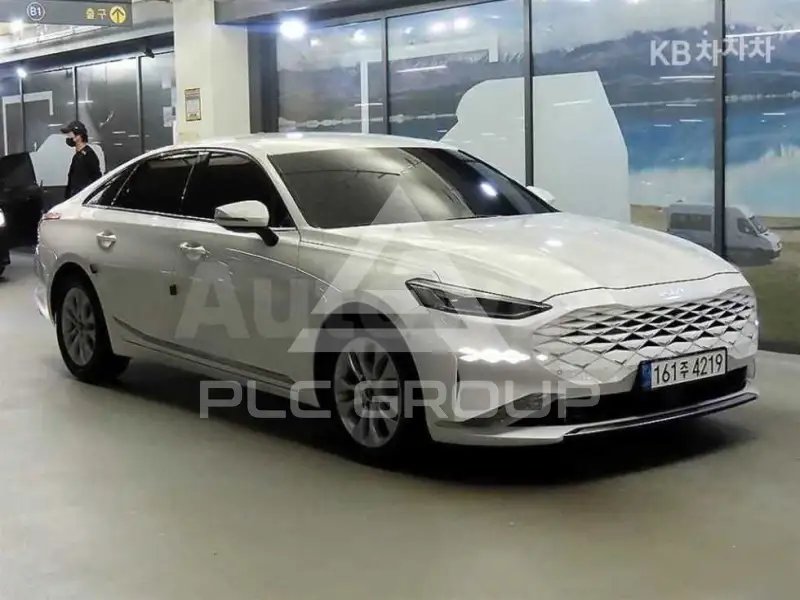 2022 KIA K8
