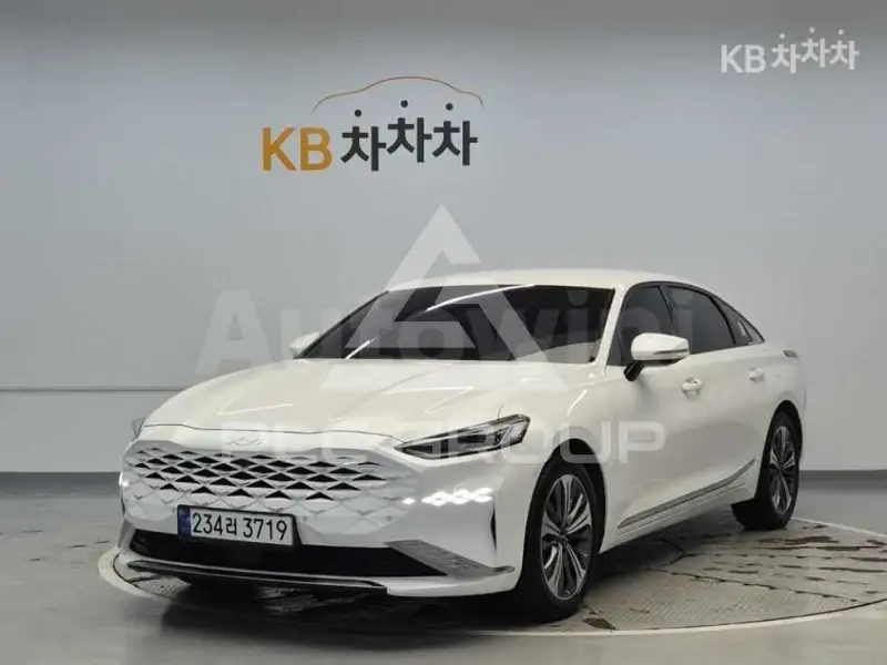 2022 KIA K8