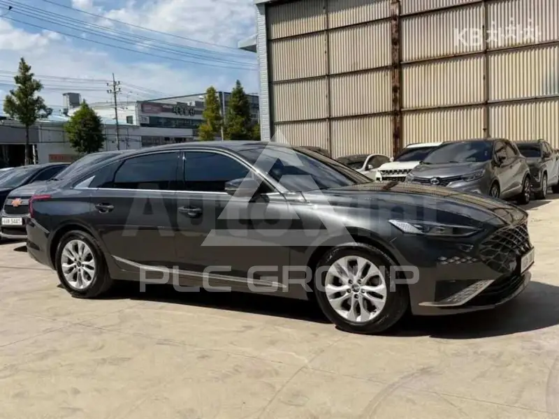 2022 KIA K8