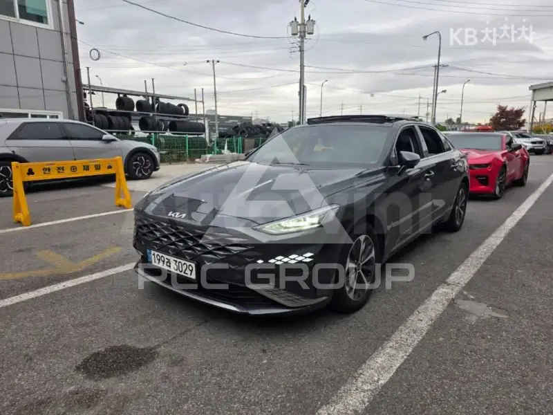 2022 KIA K8