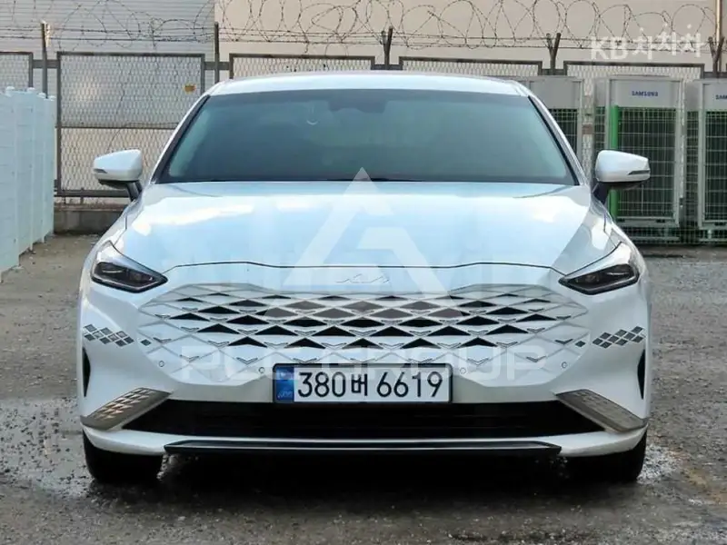 2022 KIA K8