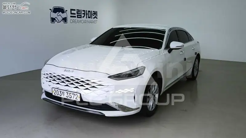 2022 KIA K8