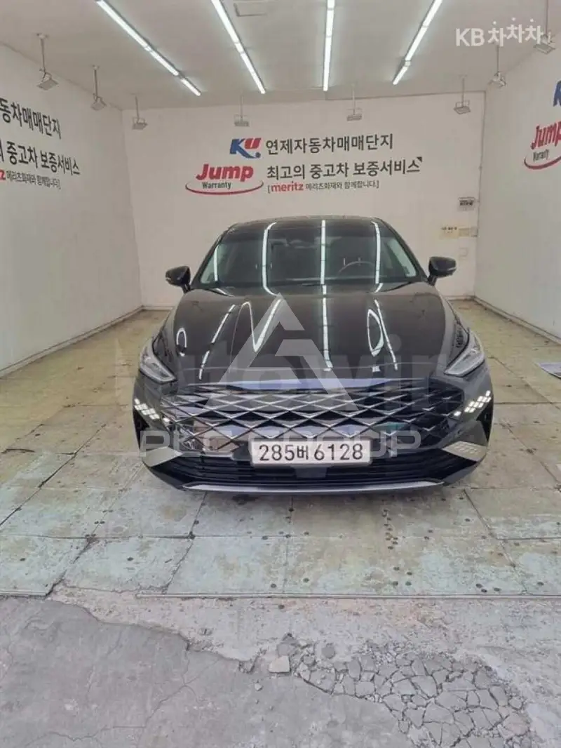 2022 KIA K8