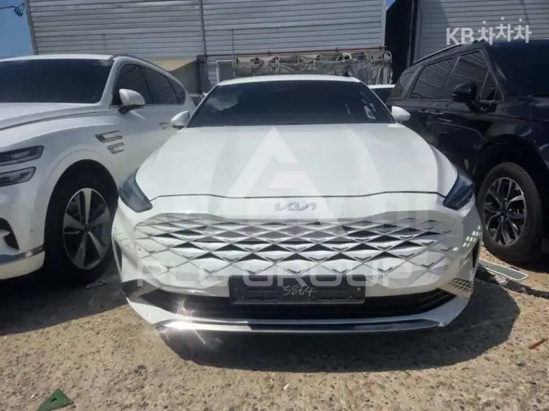 2022 KIA K8