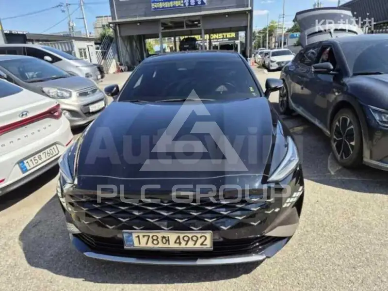 2022 KIA K8