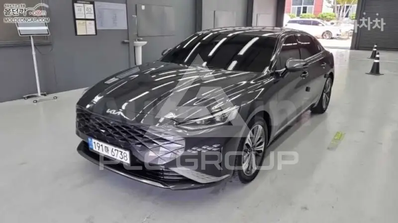 2022 KIA K8