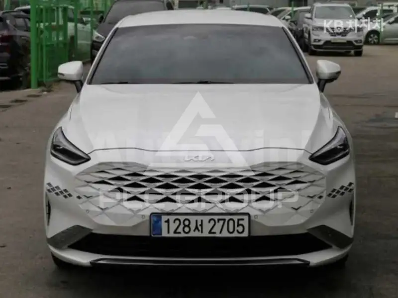 2022 KIA K8