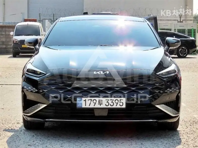 2022 KIA K8