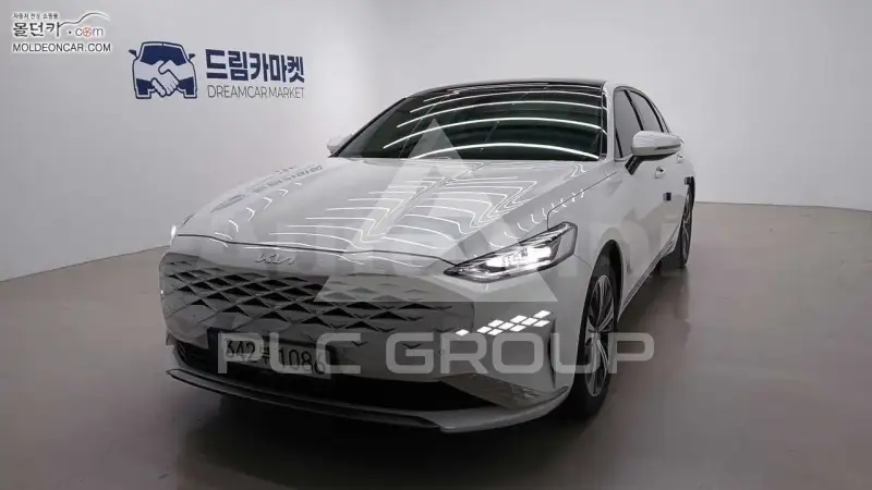 2022 KIA K8