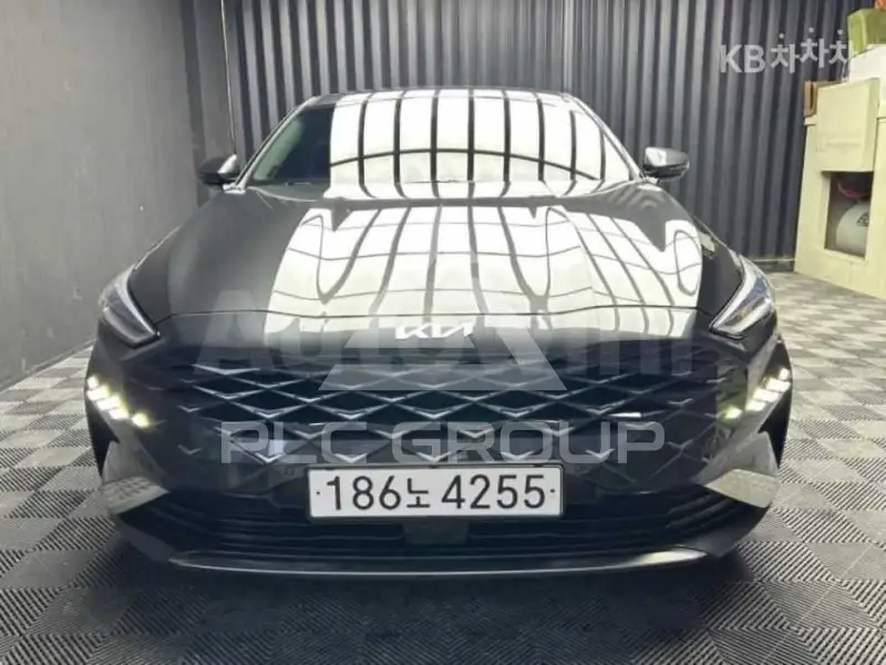 2022 KIA K8