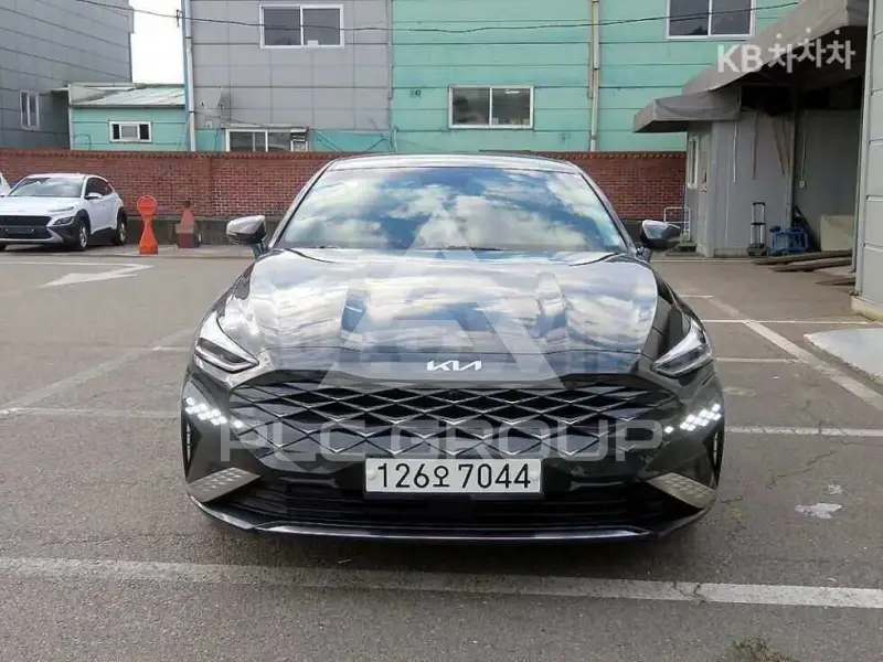 2022 KIA K8
