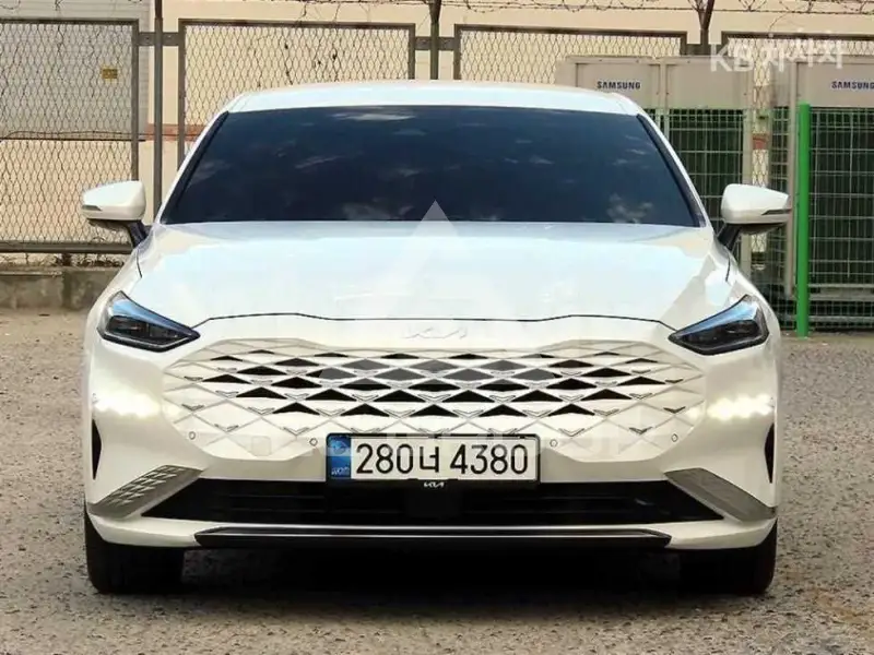 2022 KIA K8