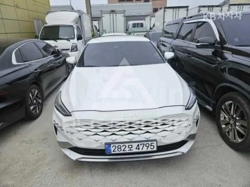 2022 KIA K8