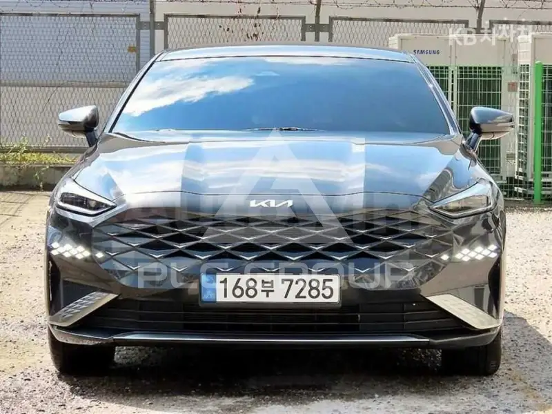 2022 KIA K8