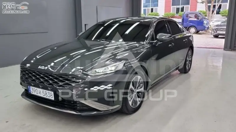 2022 KIA K8