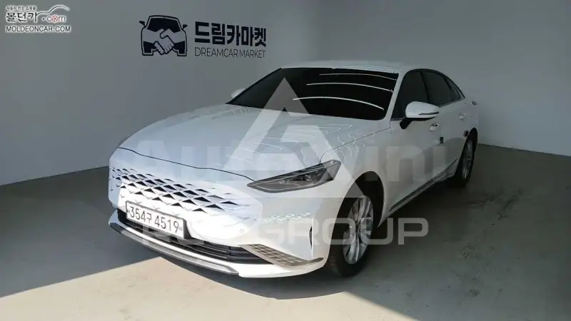 2022 KIA K8