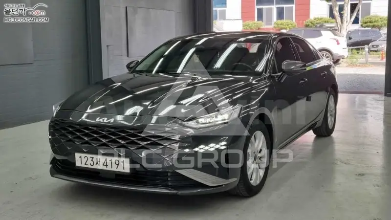 2022 KIA K8