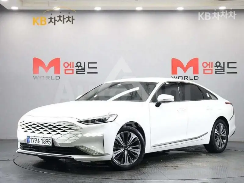 2022 KIA K8