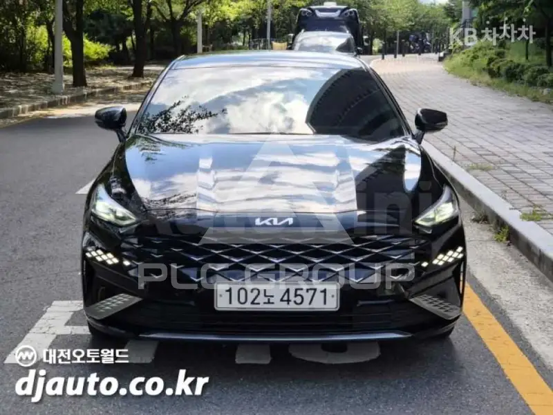 2022 KIA K8